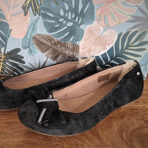 UGG Shoes - *HP*UGG Swarovski Crystal Flats 8.5 NEVER WORN